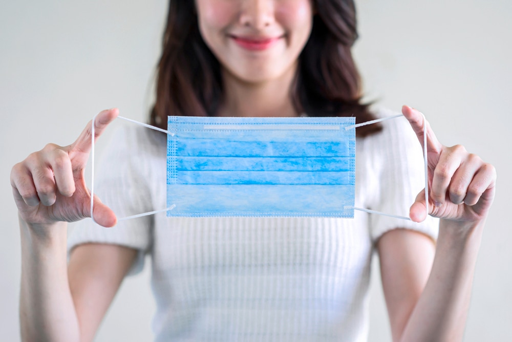 Tips Cegah Bau Mulut Saat Pakai Masker Seharian | Closeup