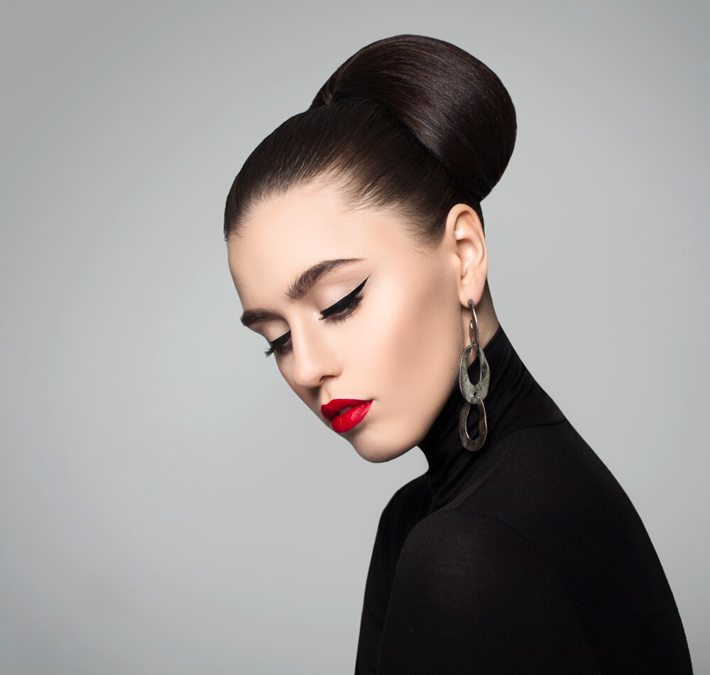 6 Cara Mengikat Rambut Pendek Unik Super Cerdas yang Harus Kamu Tiru