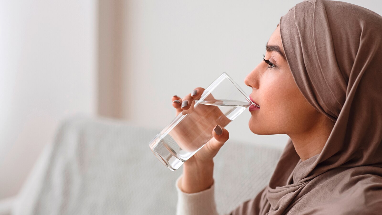 What causes sensitive teeth and how to treat them