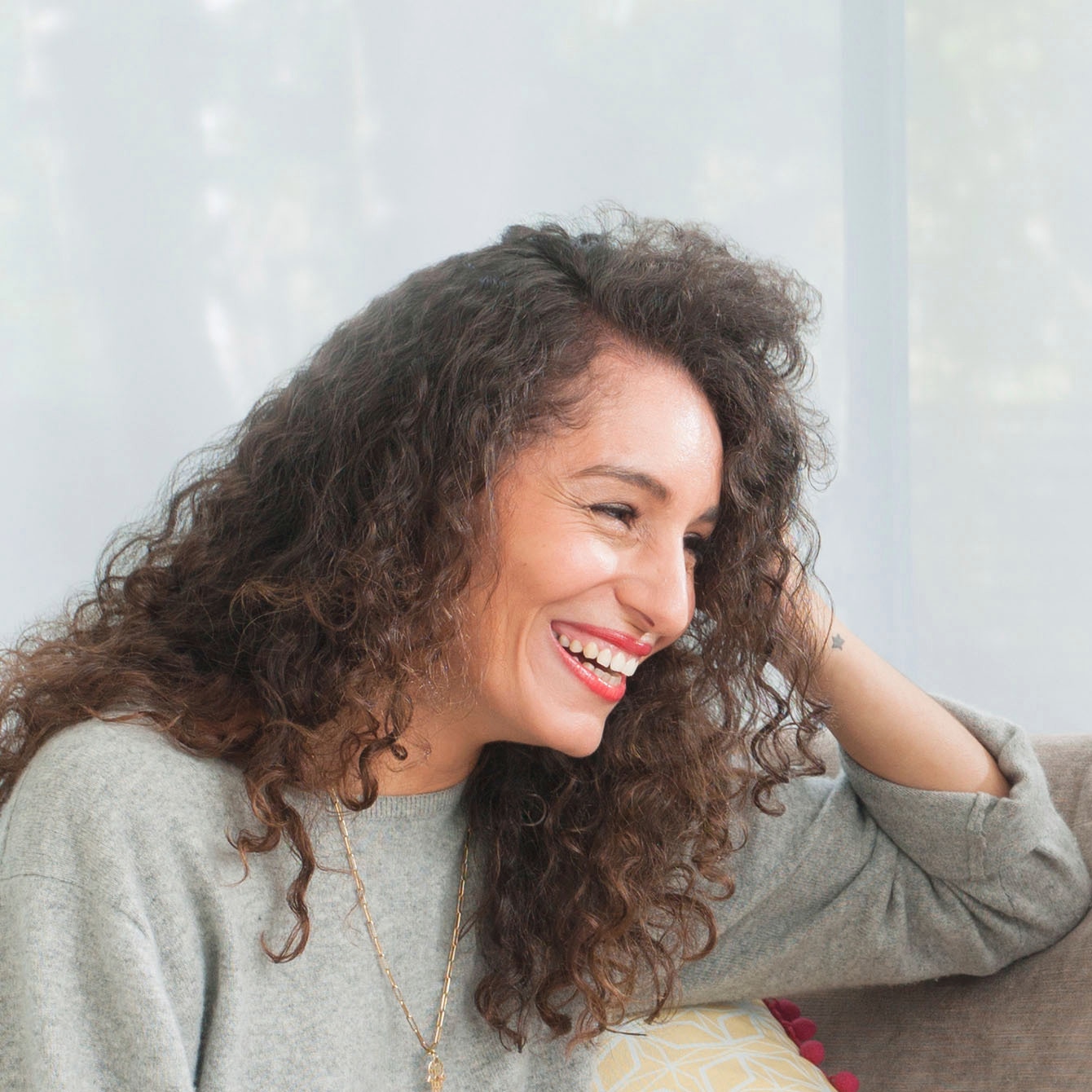 Cabelo. Mulher Bonita Com Cabelo Liso Brilhante Saudável Longo