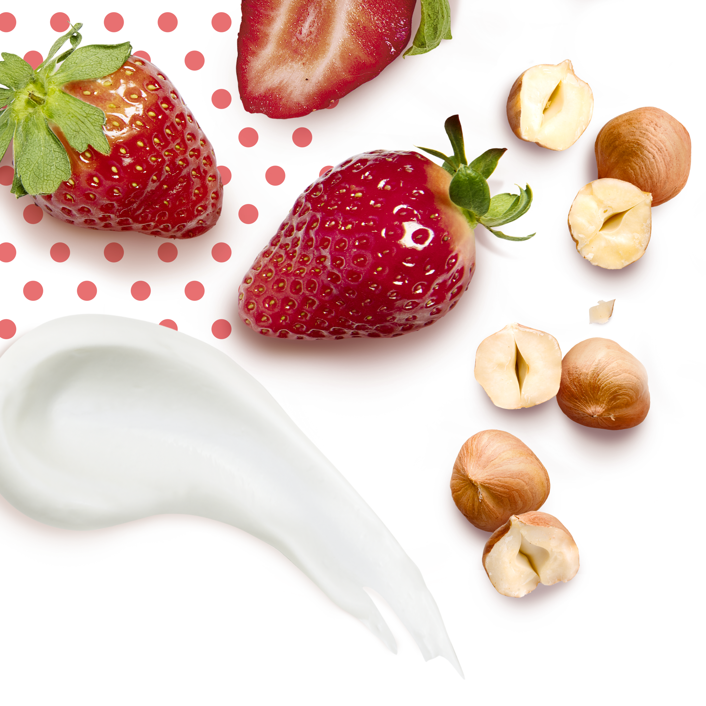 Yogurt con fragole e nocciole