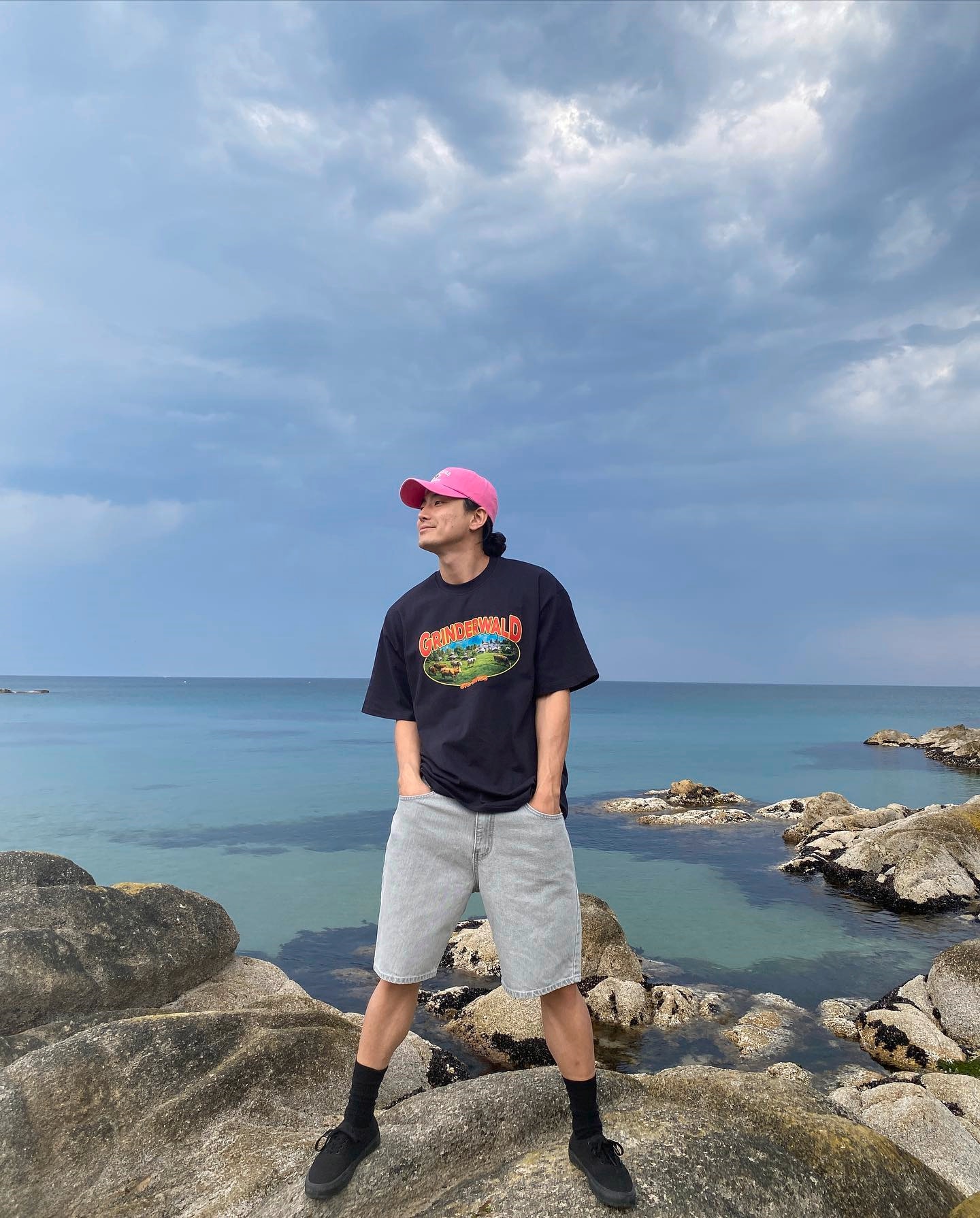 jaeyup kwon dengan ootd ke pantai