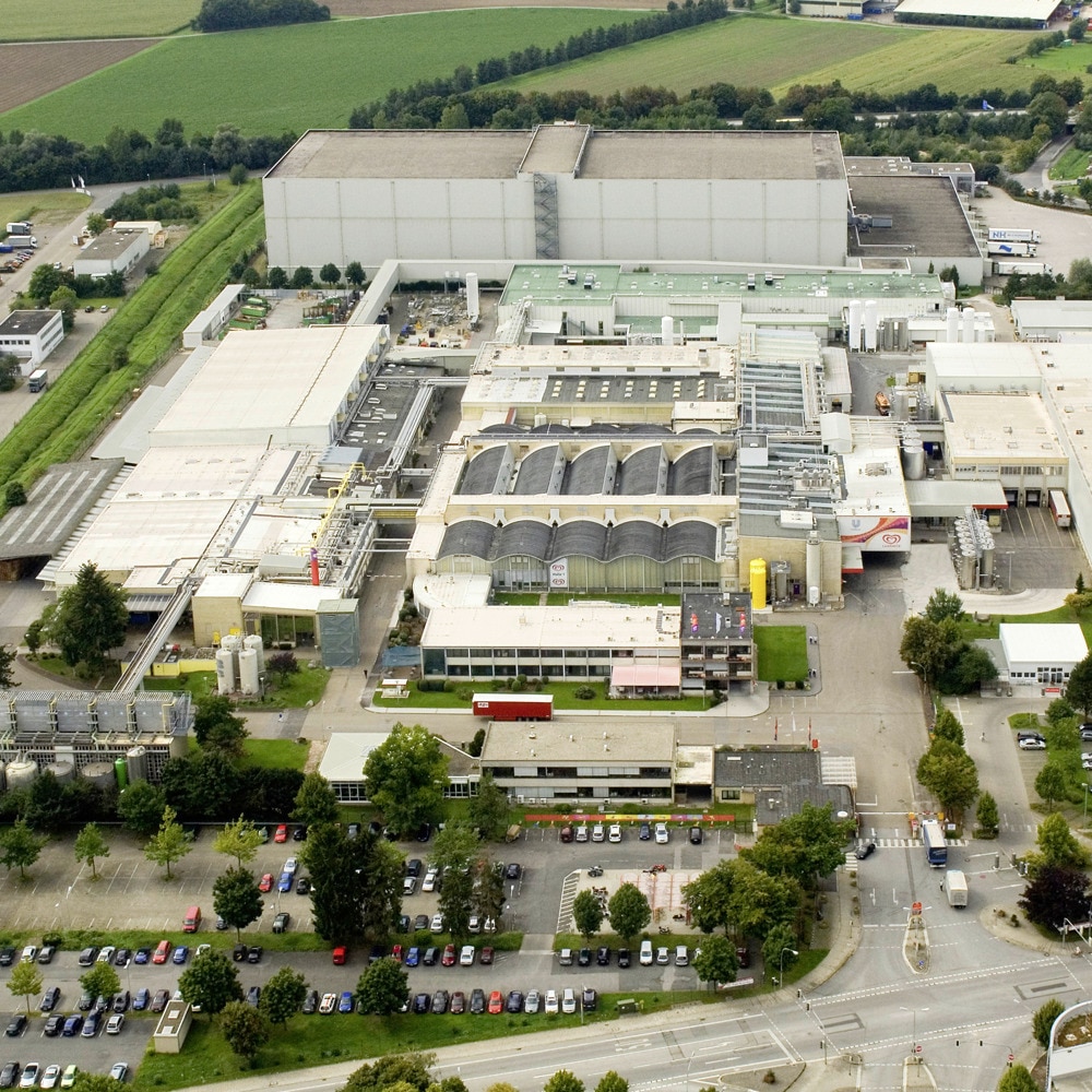 Eisfabrik in Heppenheim aus der Luft fotografiert.