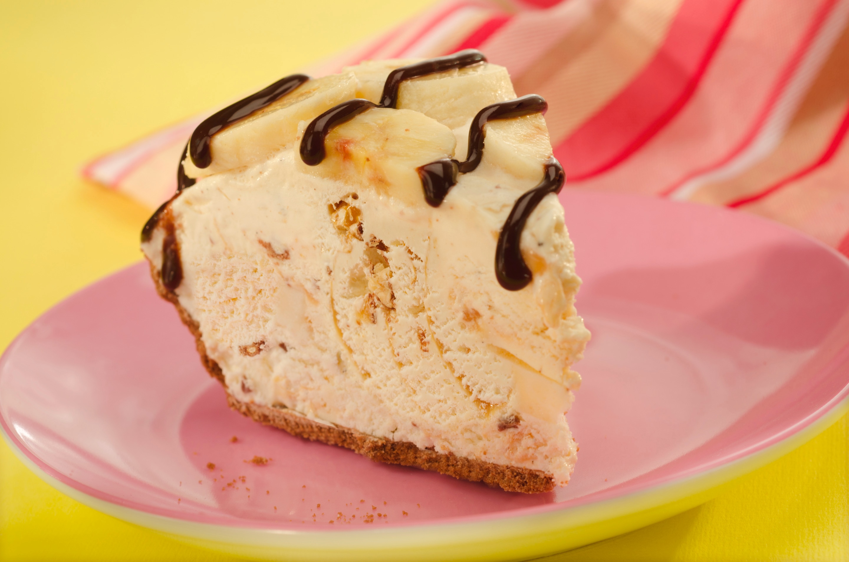 Pastel helado de banana split