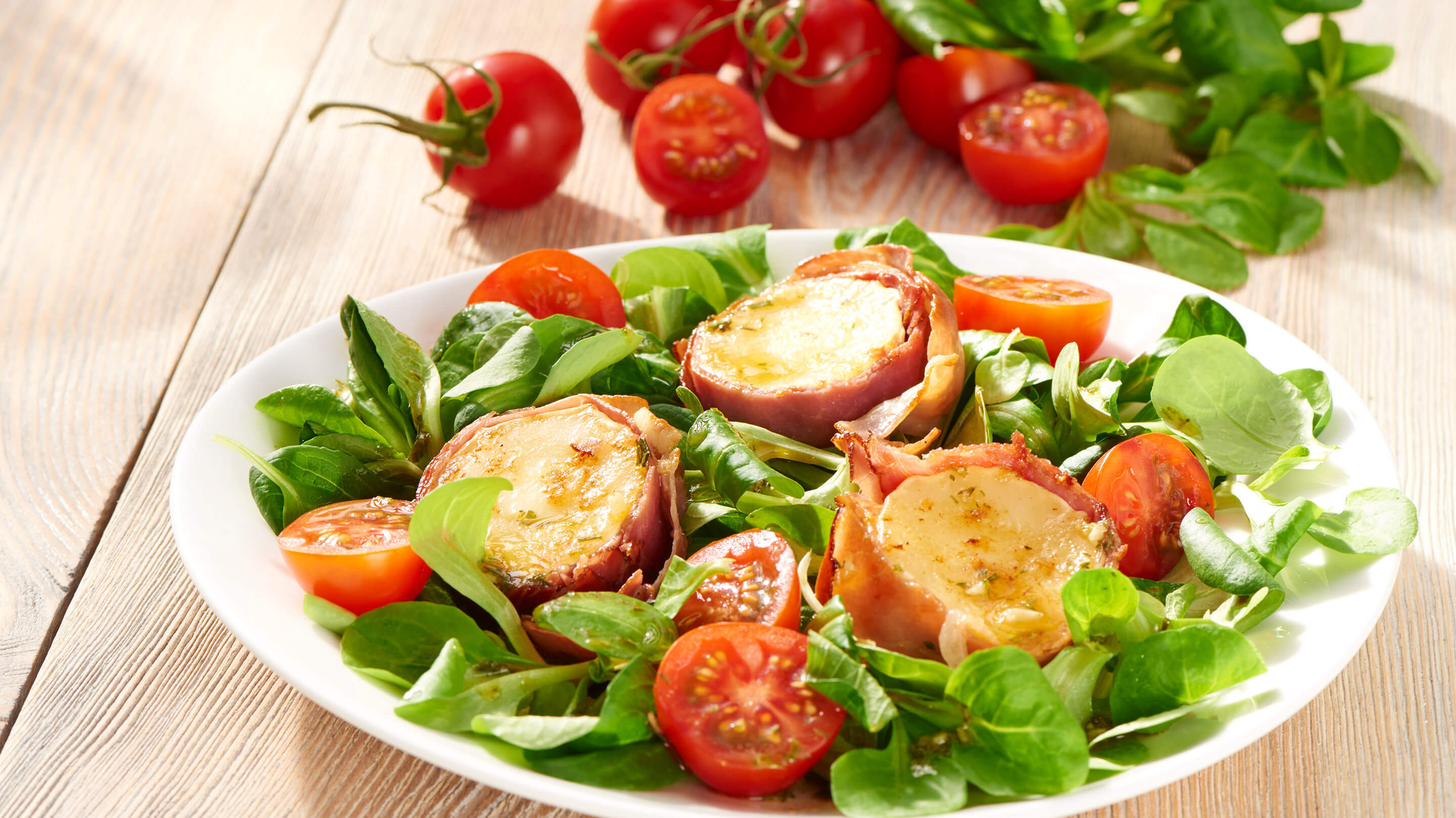 Tomato and Lettuce Salad with Mayo