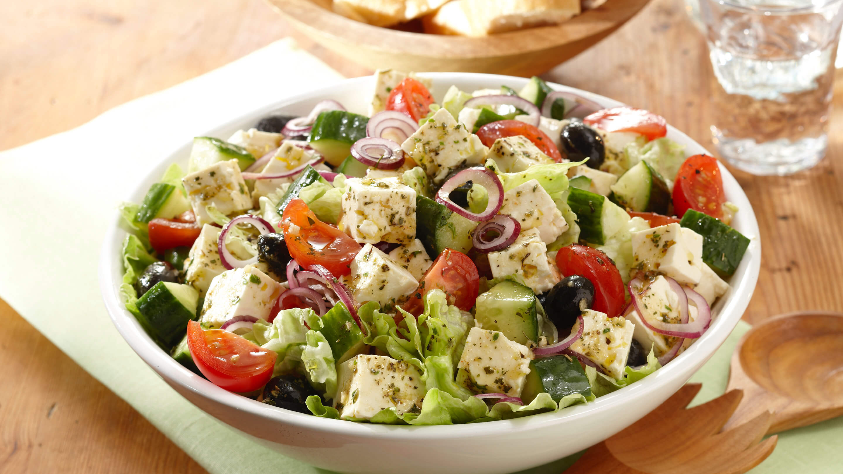 Griechischer Salat: erfrischend, leicht und trotzdem sättigend
